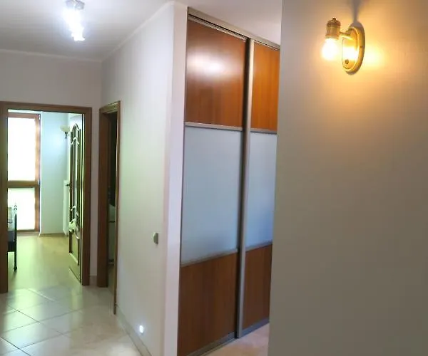 Geneva Apartman Varsó